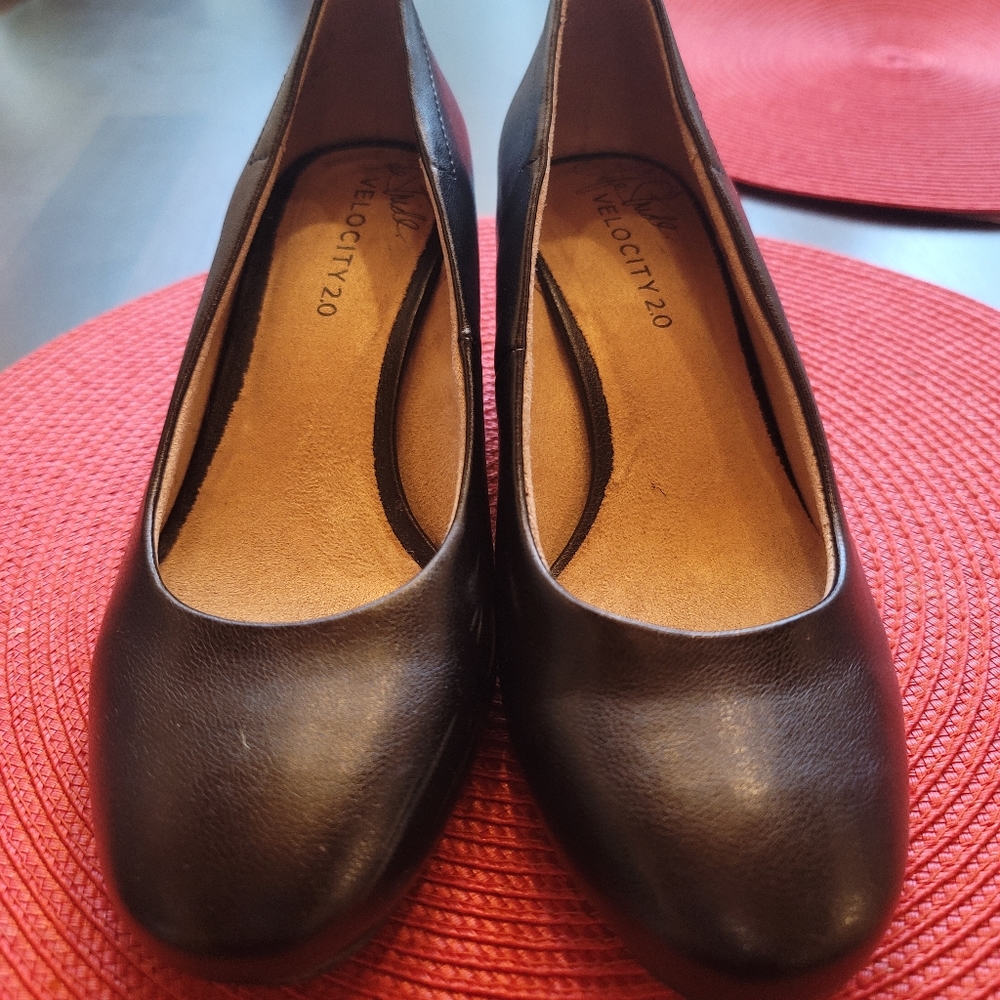 Life Stride black shoes